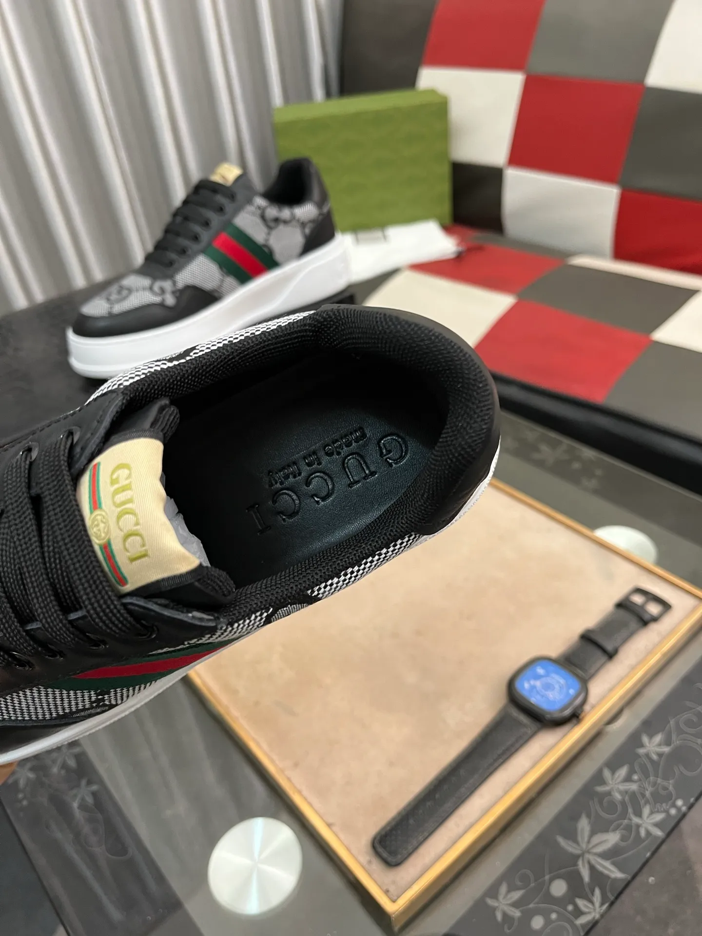 Men's shoes💰420⌚️⌚️[GUCCI] Gucci men's casual shoes are absolutely popular🔥The ultimate matching item for trendy men! The charm of super texture is unstoppable. This is the main recommendation. The upper is made of high-quality cowhide, with pig lining feet and wear-resistant rubber sole. It is noble and elegant! Extremely comfortable🎁🎁You can be as handsome as you want💪 Size 38-44! 3️⃣colors available
